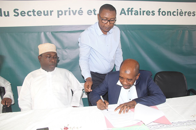 image Mise en place du comité de supervision des établissements publics / Les patrons des entreprises publiques soumis à des contrats de performance